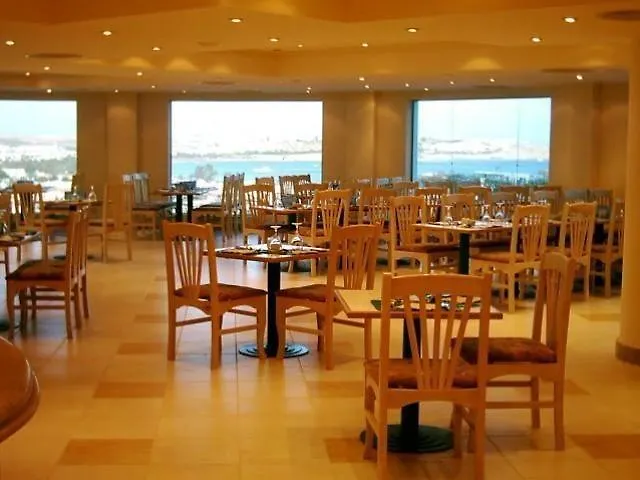 Cliff Otel