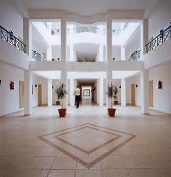 Otel Cliff 2*